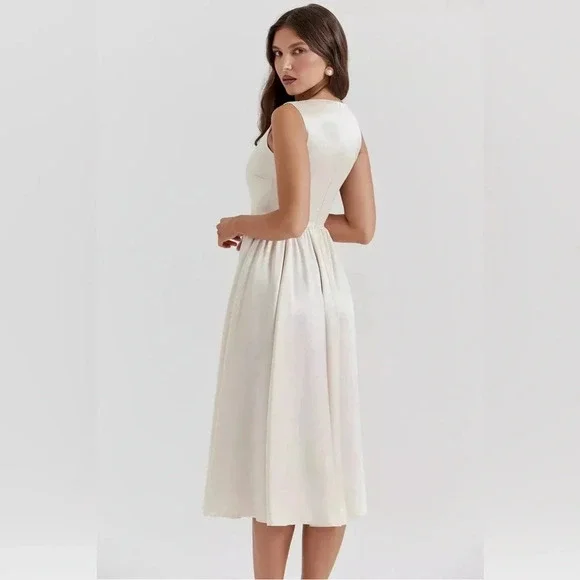 HOUSE OF CB 'Shayla' Vintage Cream Midi Dress - Picture 3 of 5